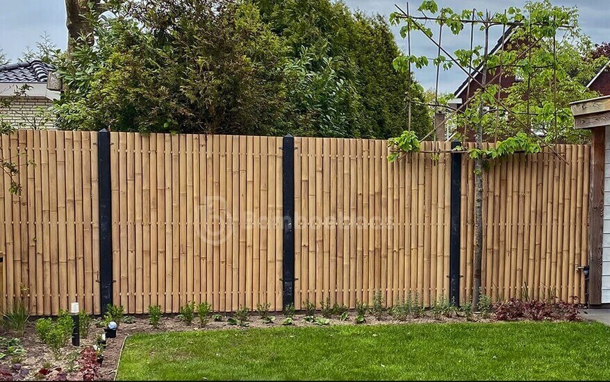 Bamboe schutting plaatsen en bevestigen